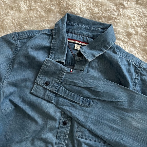 Tommy Hilfiger Denim Blue button up size small - Picture 5 of 6